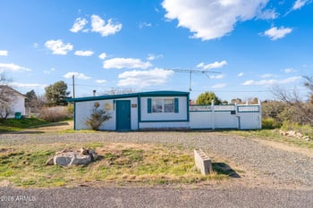 20850 Cedar Dr, Mayer, AZ 86333