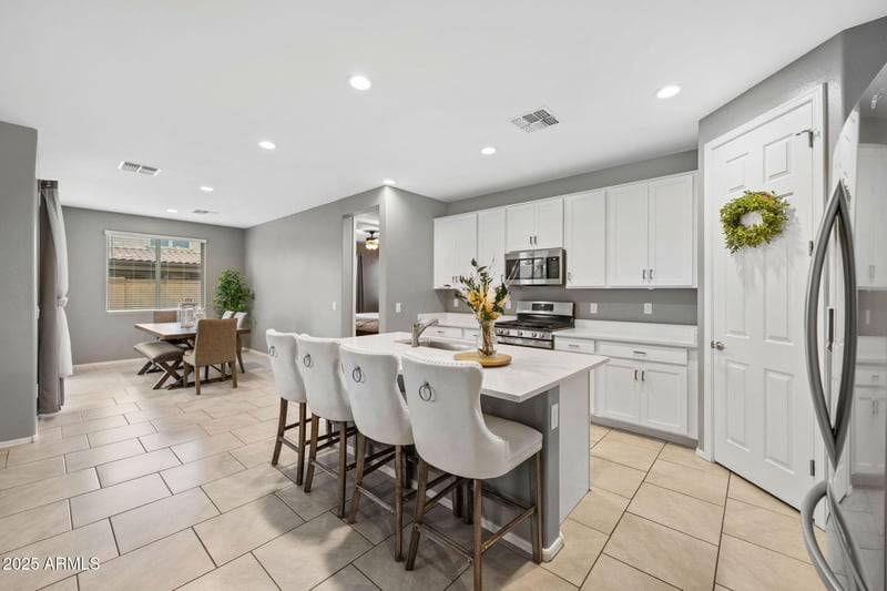 20852 Kingbird Dr, Queen Creek, AZ 85142