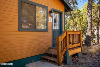 2086 Pinewood Dr, Overgaard, AZ 85933