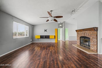 2087 Michelle Dr, Phoenix, AZ 85022