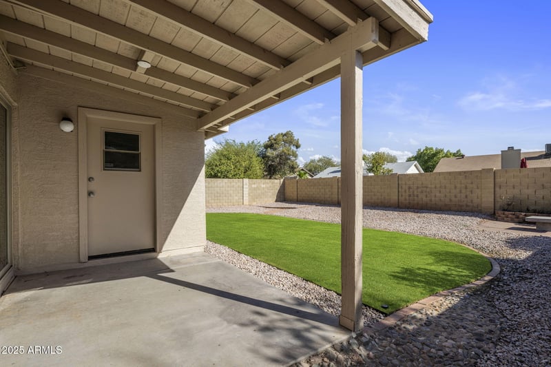 209 Behrend Dr, Phoenix, AZ 85027