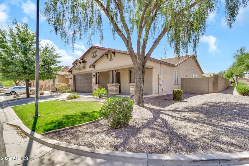 209 Diamond Trl, San Tan Valley, AZ 85143