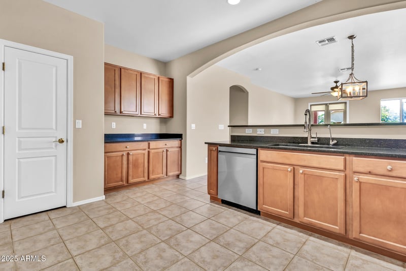 209 Diamond Trl, San Tan Valley, AZ 85143