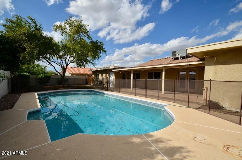 209 E Coral Gables Dr, Phoenix, AZ 85022