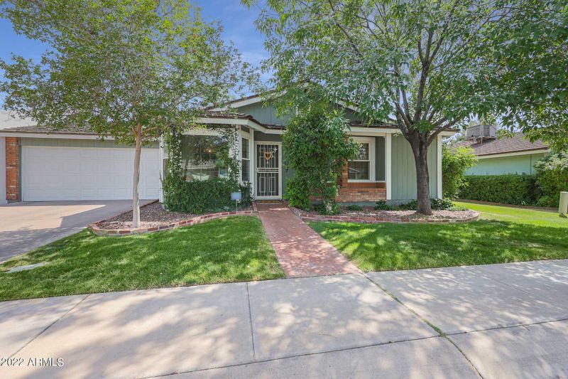 209 E Hartford Ave, Phoenix, AZ 85022