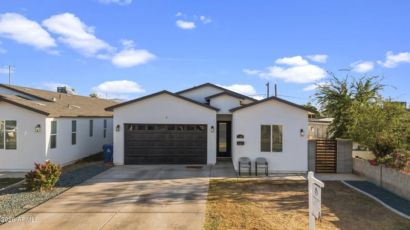 209 Kinderman Dr, Avondale, AZ 85323