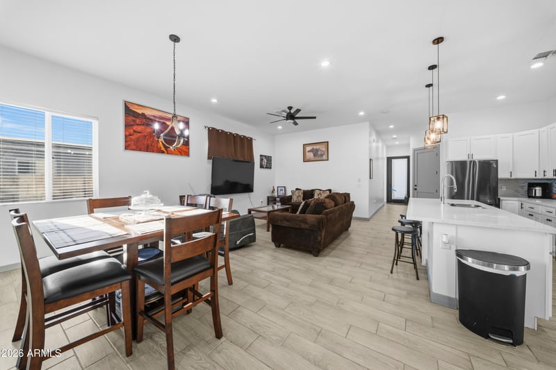 209 Kinderman Dr, Avondale, AZ 85323