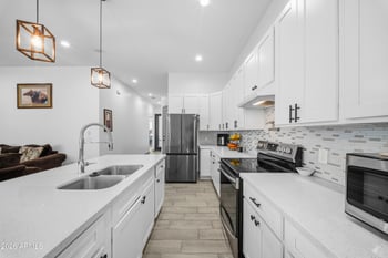 209 Kinderman Dr, Avondale, AZ 85323