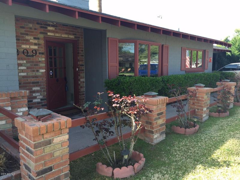 209 W Lawrence Rd, Phoenix, AZ 85013