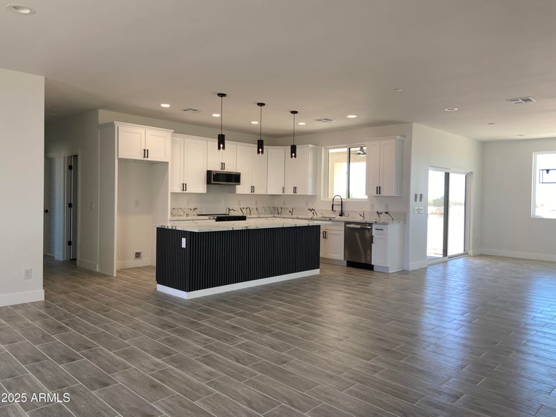 20905 Dale Ln, Wittmann, AZ 85361