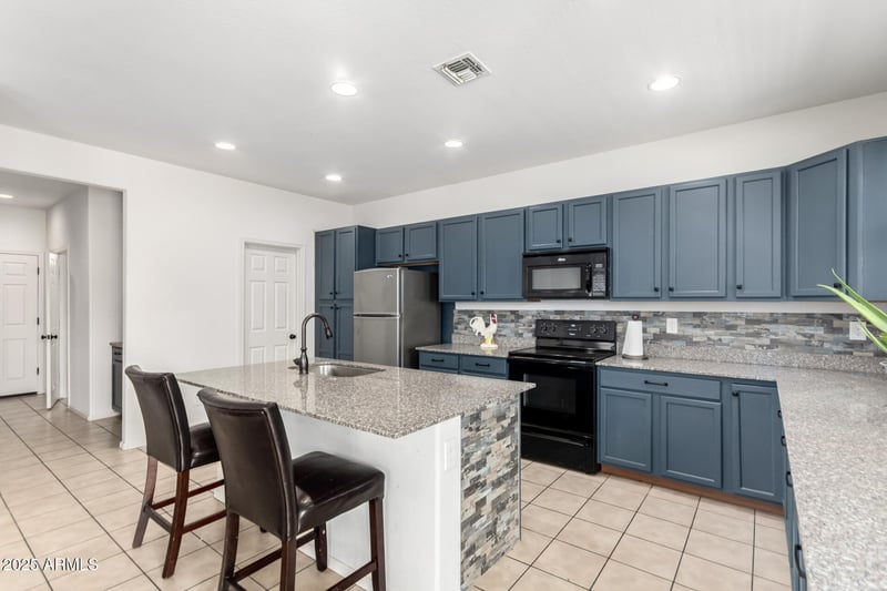 2091 Garland Dr, San Tan Valley, AZ 85144
