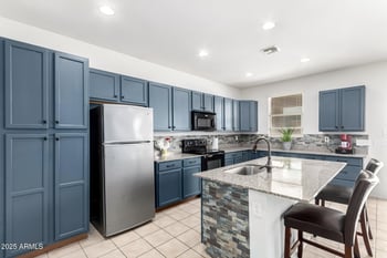 2091 Garland Dr, San Tan Valley, AZ 85144