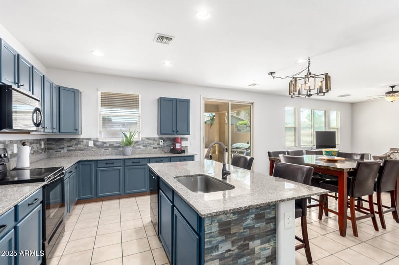 2091 Garland Dr, San Tan Valley, AZ 85144