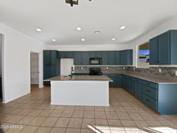 2091 Garland Dr, San Tan Valley, AZ 85144