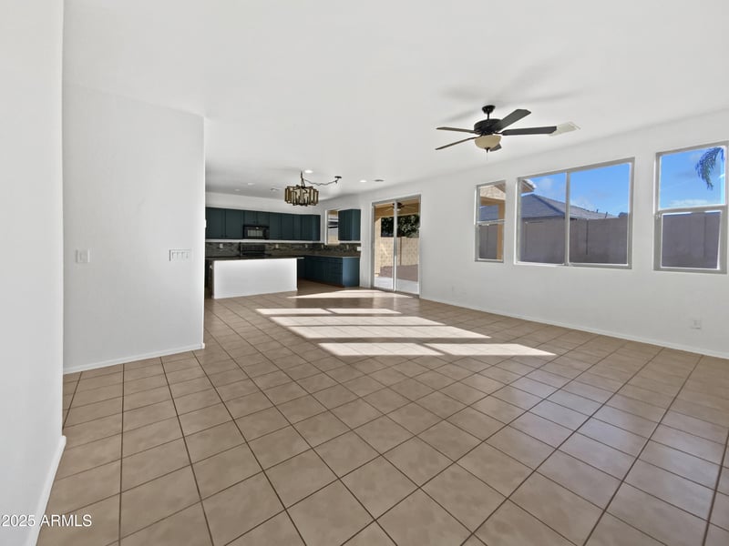 2091 Garland Dr, San Tan Valley, AZ 85144