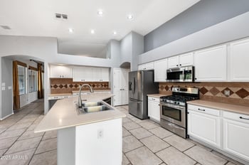 2094 Stuart Ave, Gilbert, AZ 85295