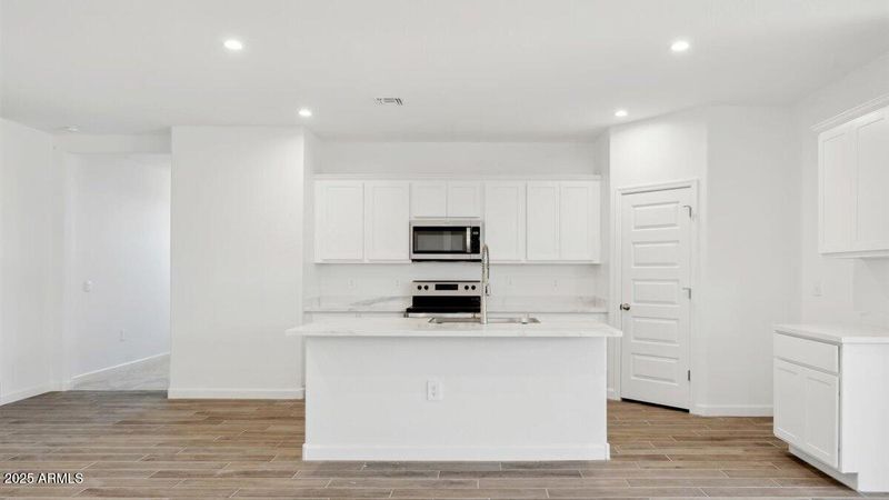 2095 W Starfire Ave, Apache Junction, AZ 85120