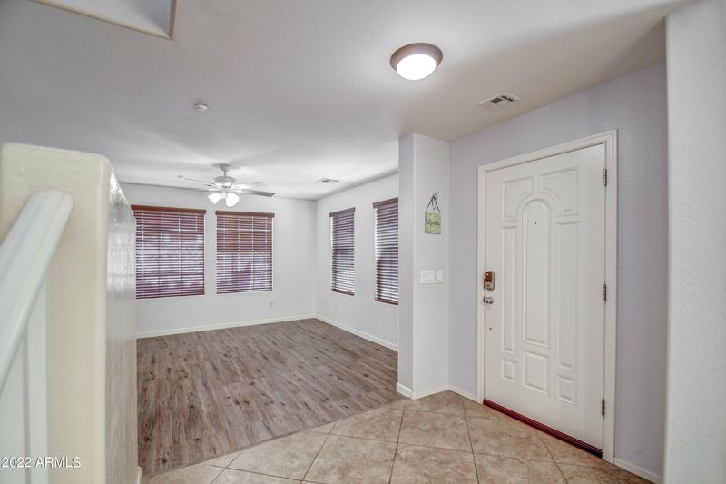 2096 S Seton Ave, Gilbert, AZ 85295