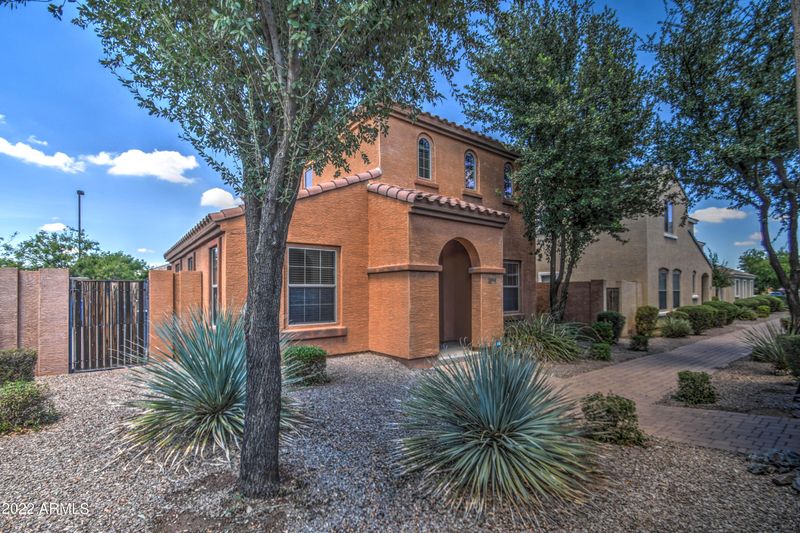2096 S Seton Ave, Gilbert, AZ 85295