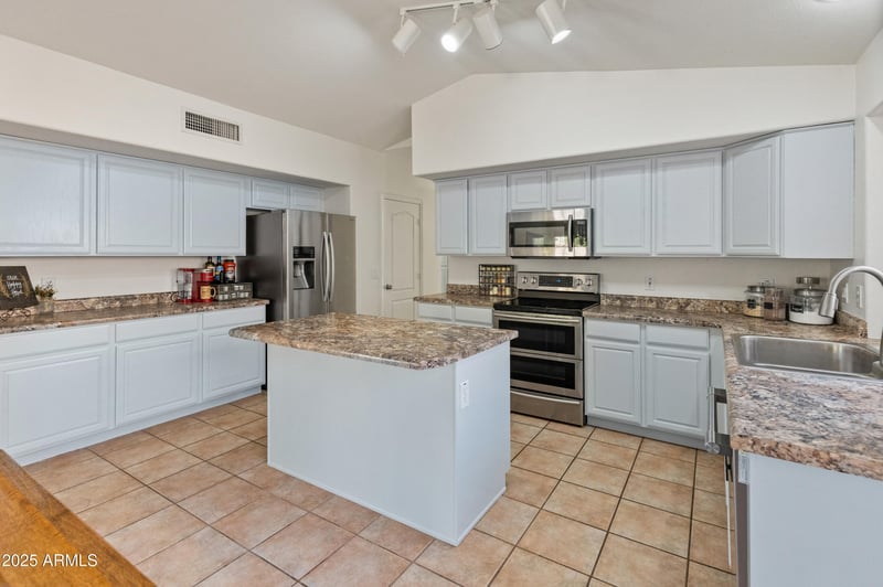 20967 96th Ln, Peoria, AZ 85382