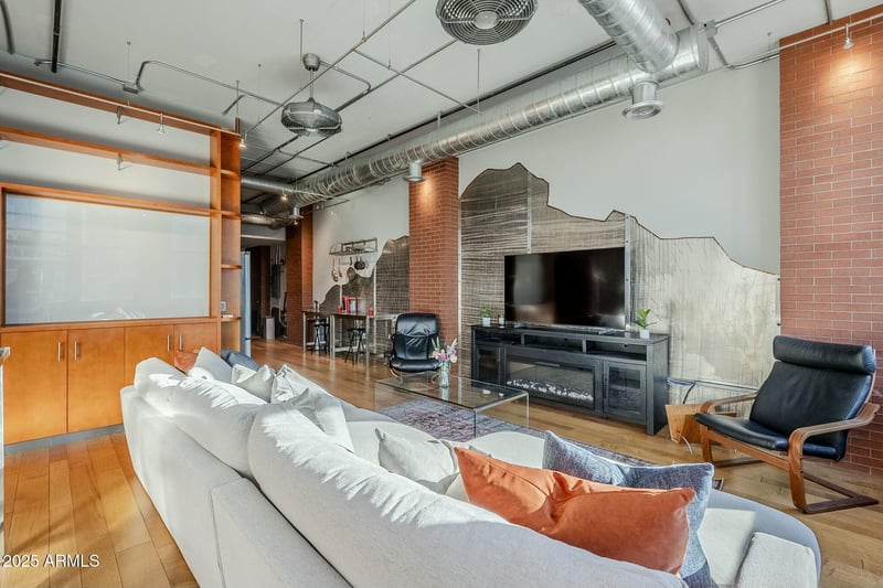 21 6th St #311, Tempe, AZ 85281