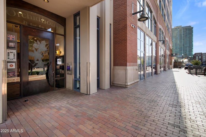 21 6th St #412, Tempe, AZ 85281