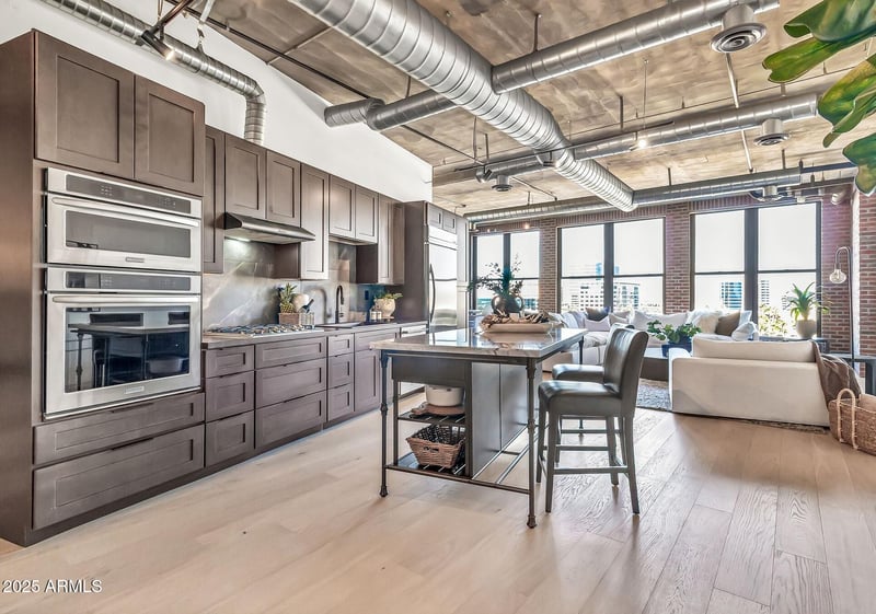21 6th St #616, Tempe, AZ 85281