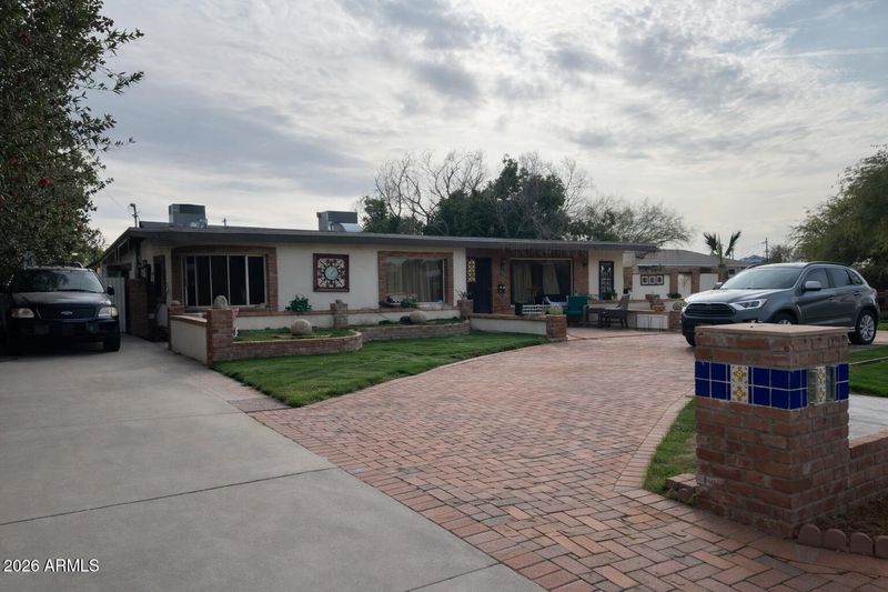 21 E Saint Charles Ave, Phoenix, AZ 85042