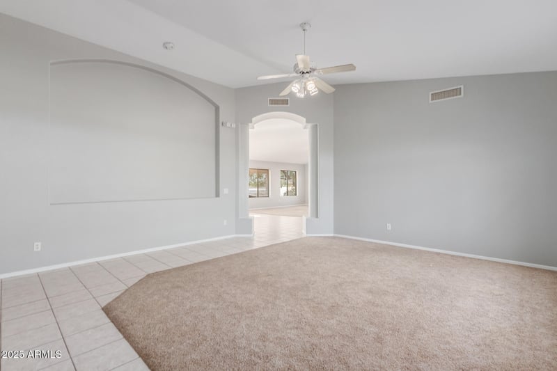 21 Irvine Rd, Phoenix, AZ 85086