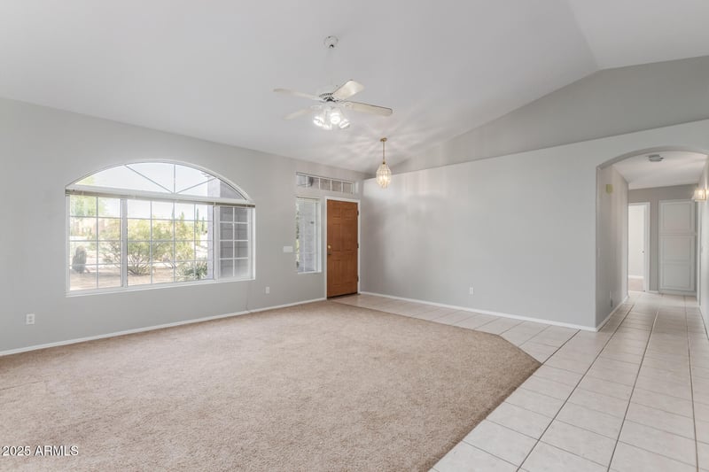 21 Irvine Rd, Phoenix, AZ 85086
