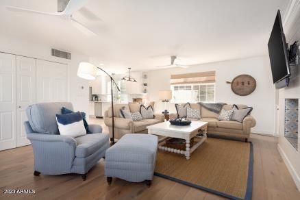210 E Berridge Ln, Phoenix, AZ 85012