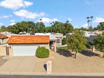 210 W Canterbury Ln, Phoenix, AZ 85023