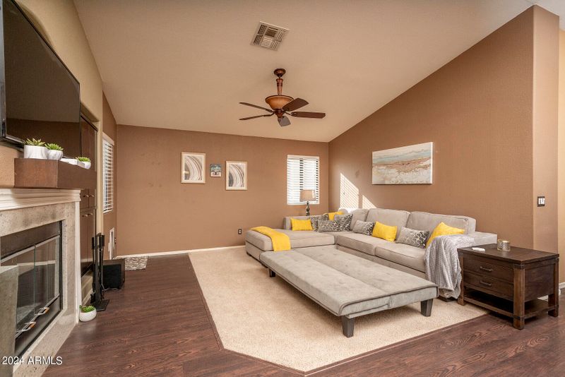 2101 E Parkside Ln, Phoenix, AZ 85024