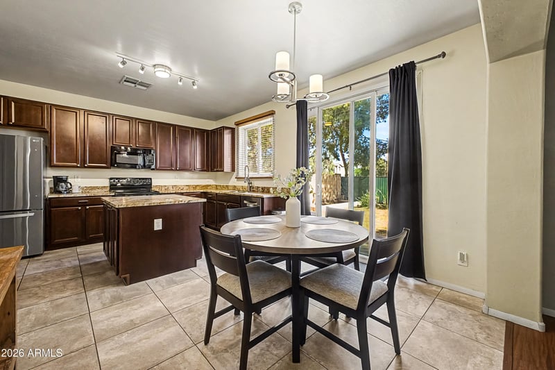 2101 E Sunland Ave, Phoenix, AZ 85040