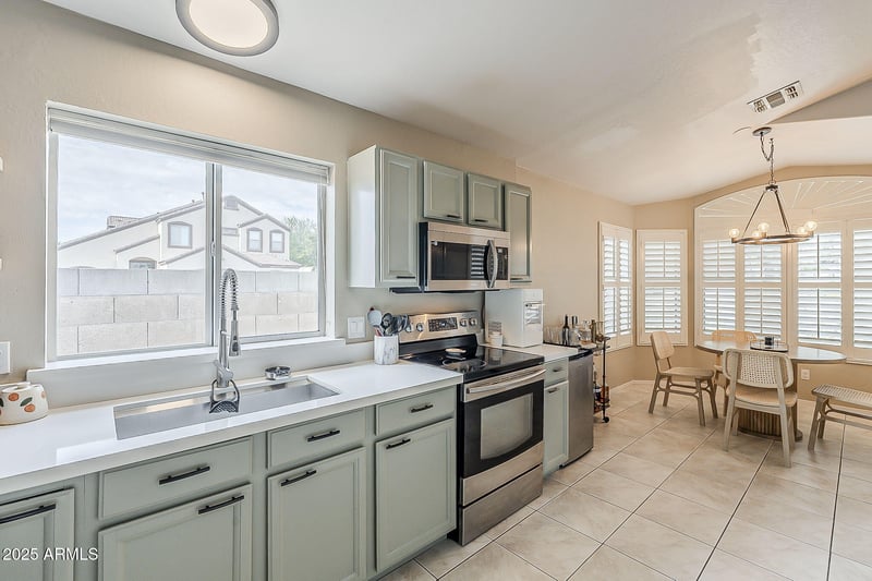 2101 Rosemonte Dr, Phoenix, AZ 85024