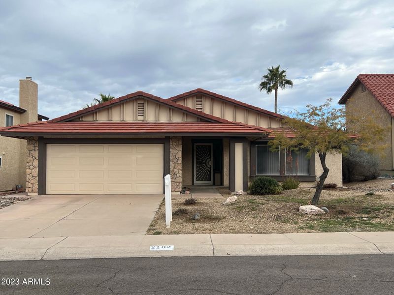 2102 E Sheena Dr, Phoenix, AZ 85022