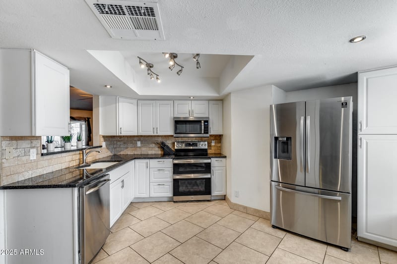 2102 Marco Polo Rd, Phoenix, AZ 85027