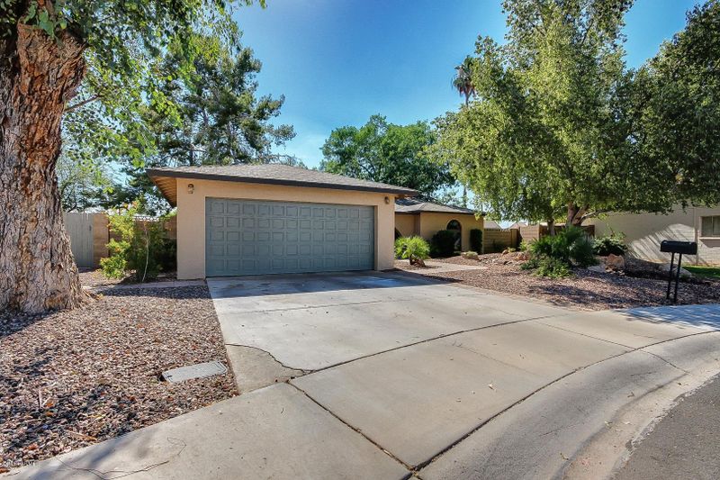 2102 S Estrella Cir, Mesa, AZ 85202