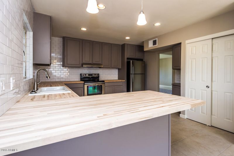 2102 W Anderson Ave, Phoenix, AZ 85023