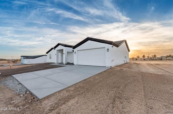 2103 Hasayampa Rd, Tonopah, AZ 85354