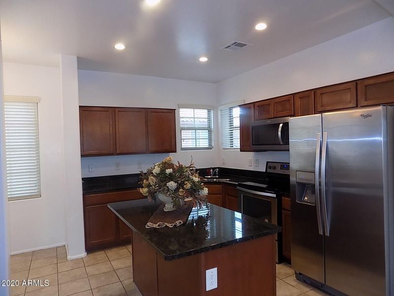 2103 N 77th Glen, Phoenix, AZ 85035