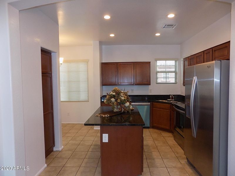 2103 N 77th Glen, Phoenix, AZ 85035
