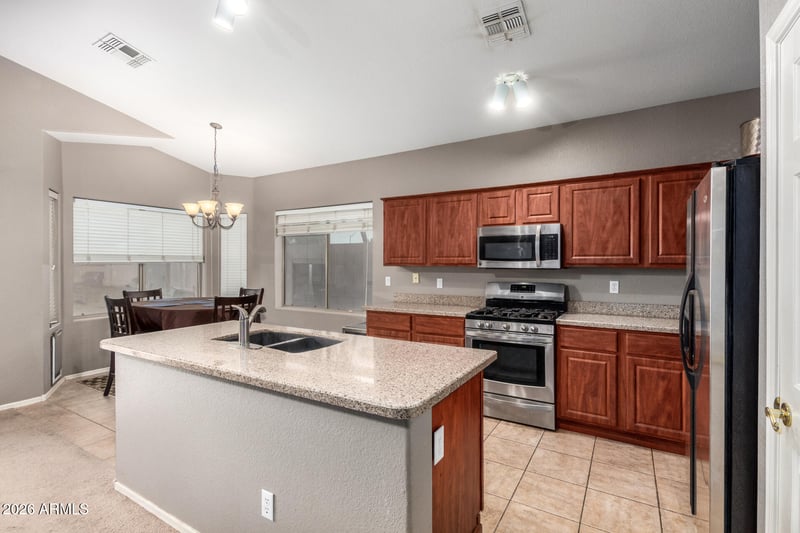 21030 66th Ln, Glendale, AZ 85308