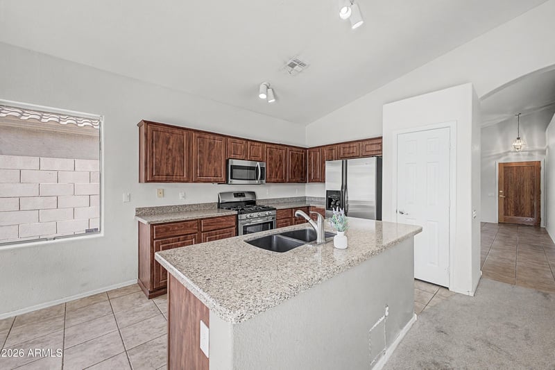 21030 66th Ln, Glendale, AZ 85308