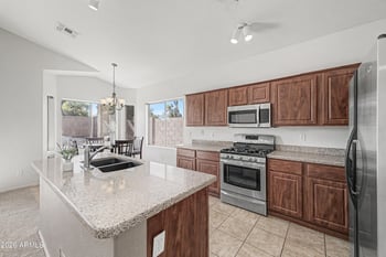 21030 66th Ln, Glendale, AZ 85308