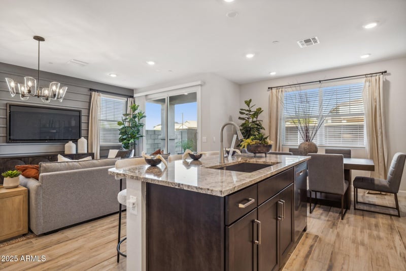 21031 58th Pl, Phoenix, AZ 85054