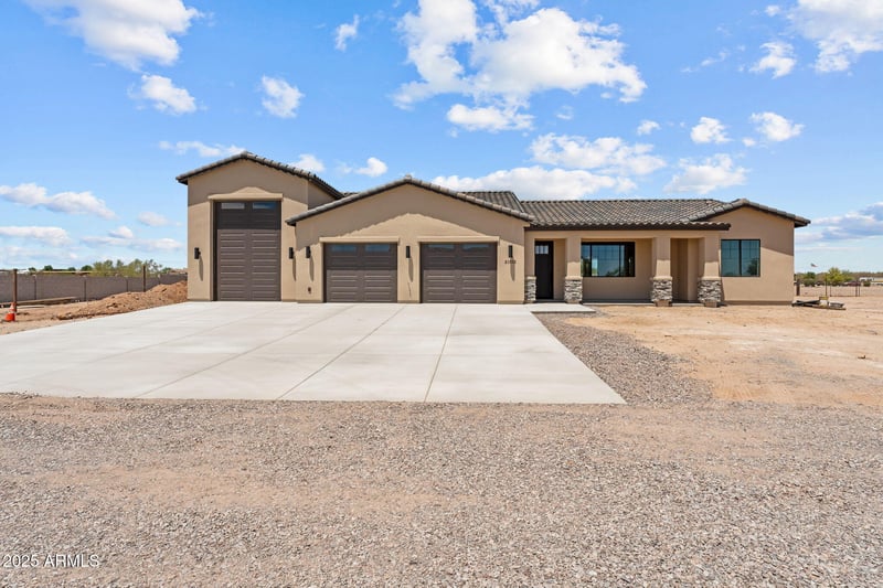 21032 Skinner Rd, Wittmann, AZ 85361
