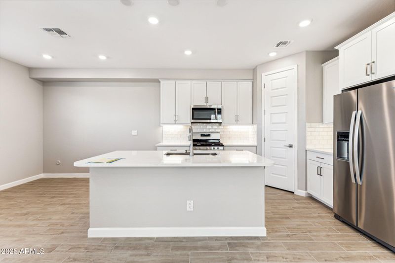21034 N 58th Way, Phoenix, AZ 85054