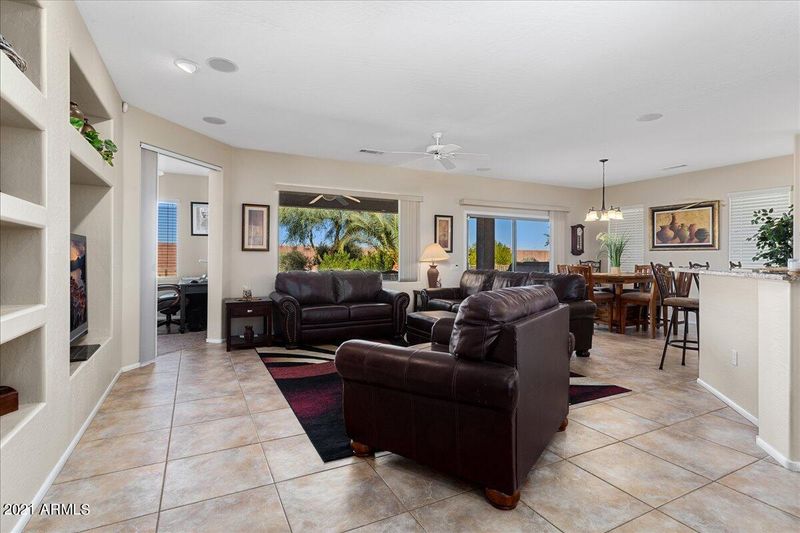 21034 N Circle Cliffs Dr, Surprise, AZ 85387