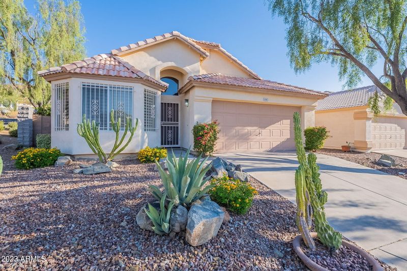 2104 E Rosemonte Dr, Phoenix, AZ 85024